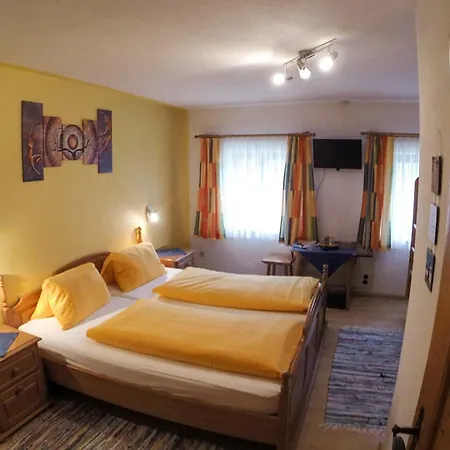 Haus Falkner Homestay Mutters